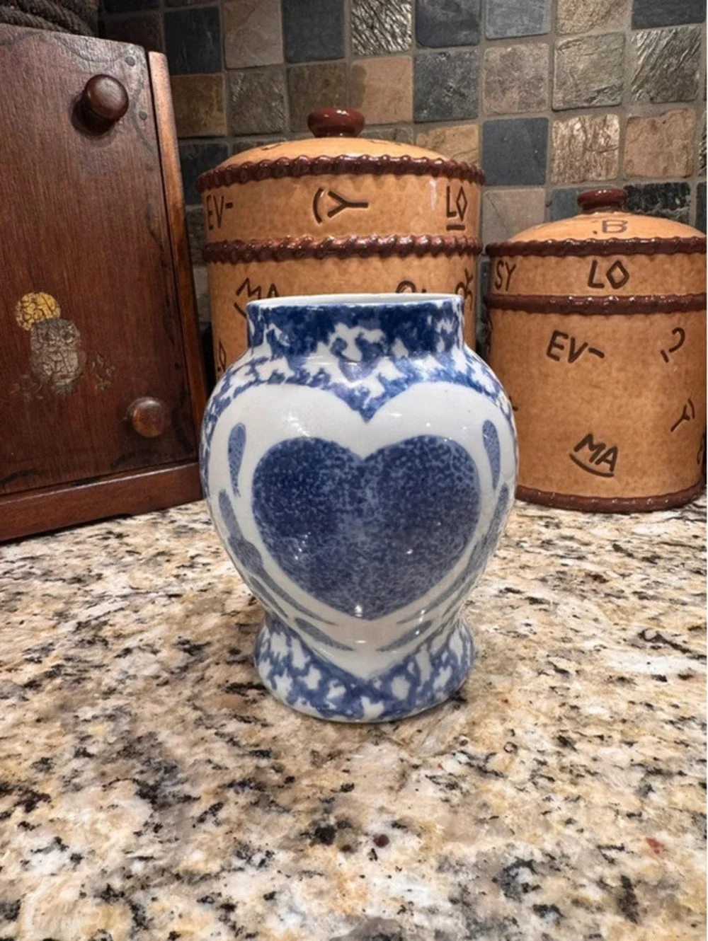 Spongeware heart vase in blue
